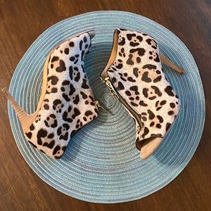 S O L D** Elaine Turner Sz 6.5 Great Condition.Comfortable,Sexy& Look Fabulous!